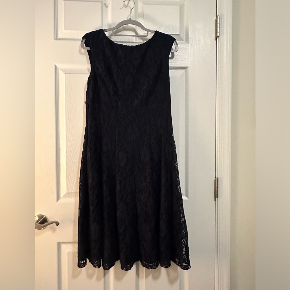 Lauren Ralph Lauren ❄️navy blue lace dress.